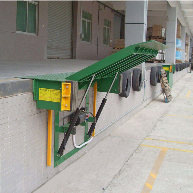 臺(tái)邊式登車(chē)橋伸縮臺(tái)面登車(chē)橋